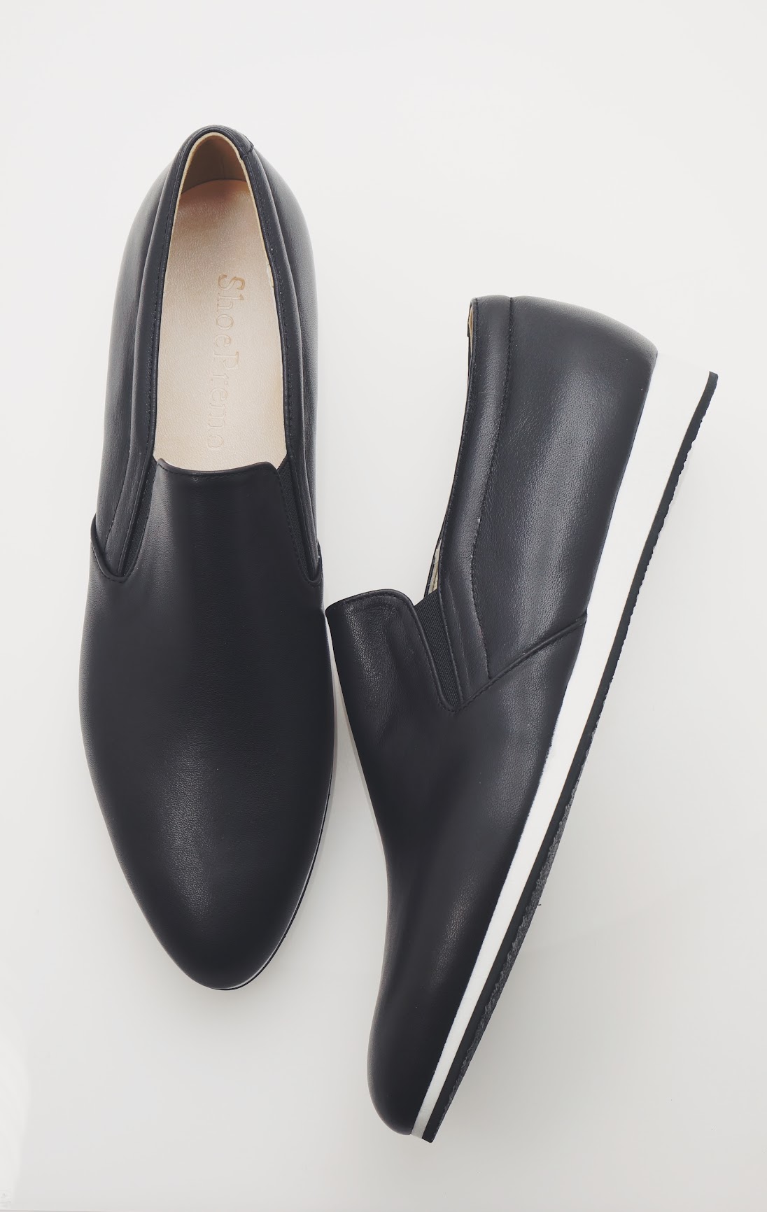 幅狭靴】新作「スニーカー」は12月から！東京・大阪でお待ちしています